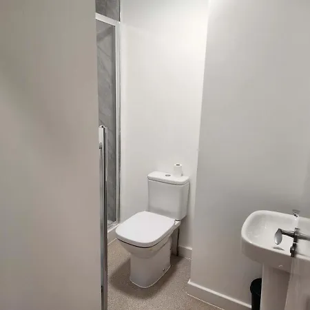 5 Esplanade Gardens - Ground 1 Bed * Scarborough