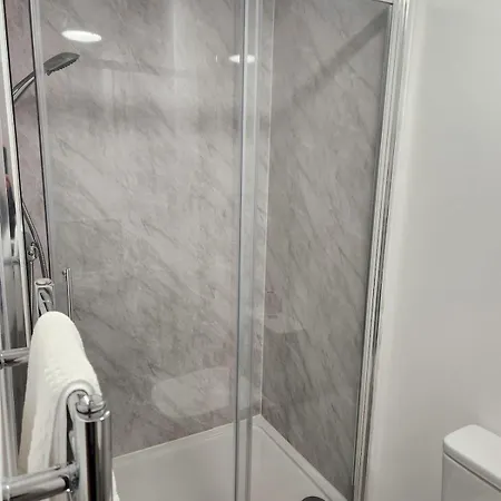 Apartment 5 Esplanade Gardens - Ground 1 Bed