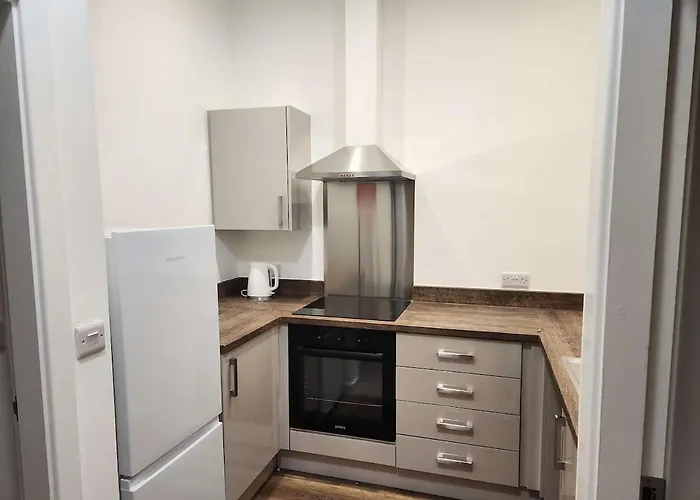 5 Esplanade Gardens - Ground 1 Bed